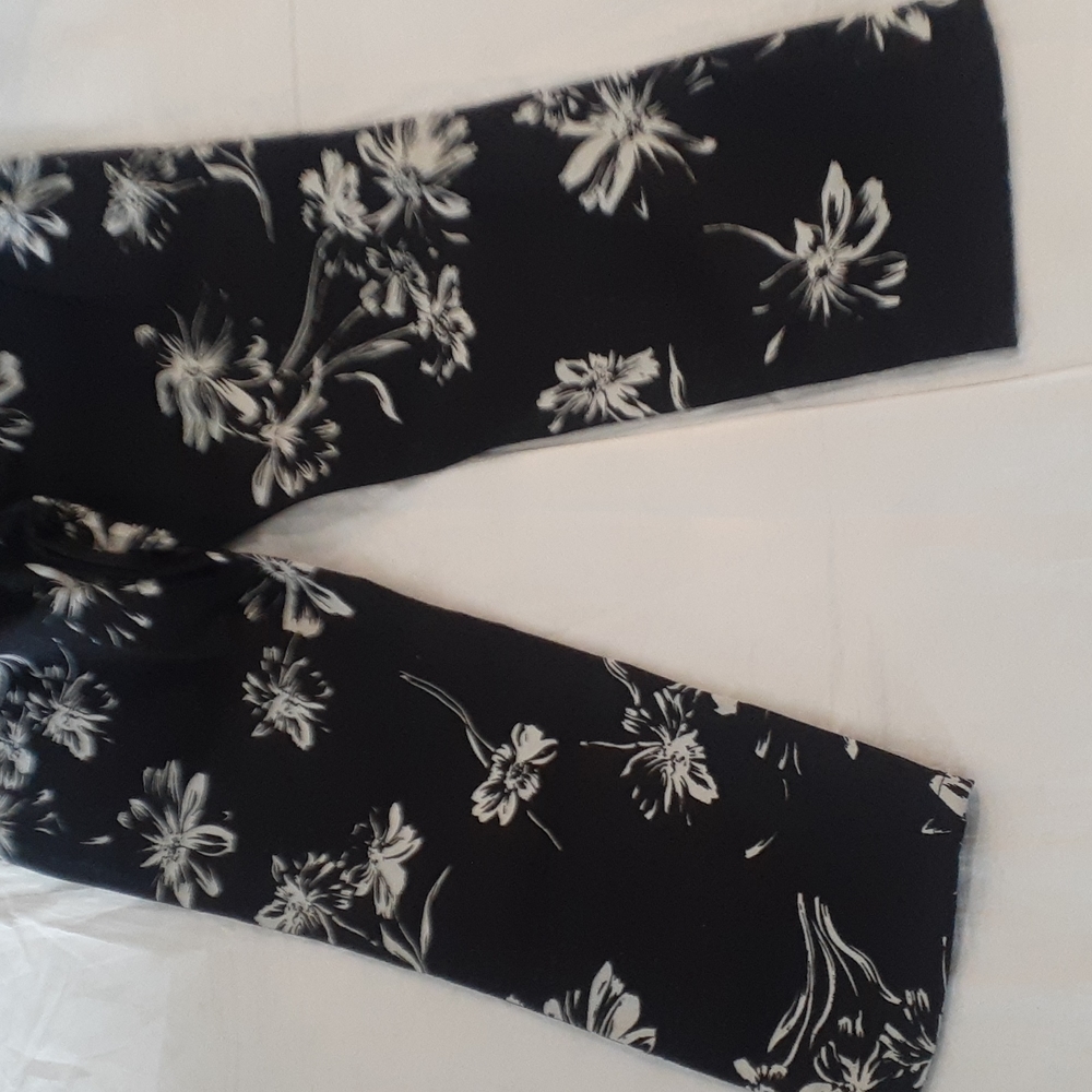 Chaps women's black white crop stretch pants size 6 - Picture 9 of 12